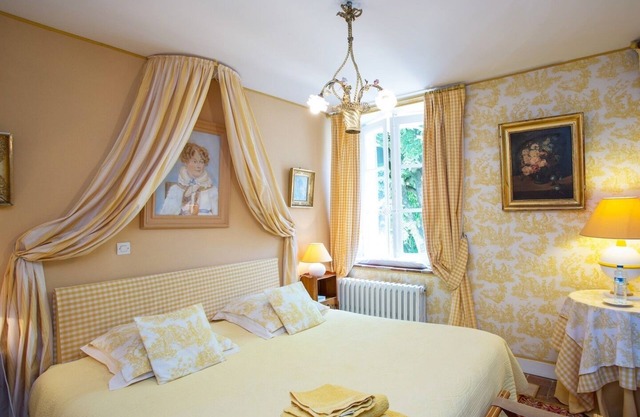 Cama de Matrimonio o Dos Camas-Baño Privado-Ségur