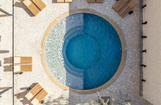 Double Queen Delight, The Albert, Indulge at the Pool Bar, Historic Charm