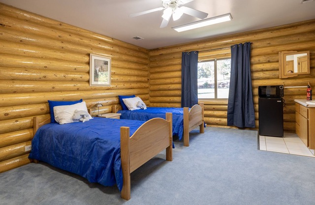 Double Room in Rustic Cabin - Room 226