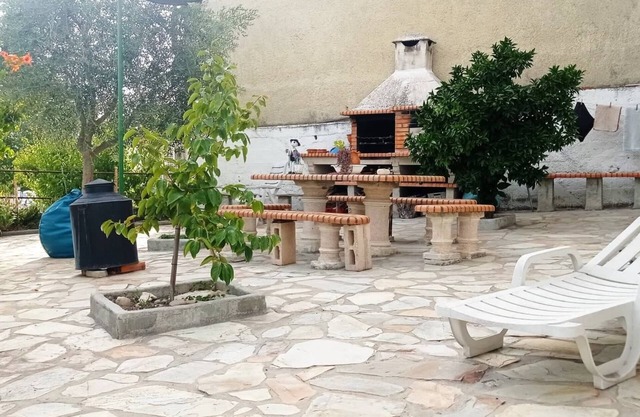 Double room in Villa in a rural area but close to the city center