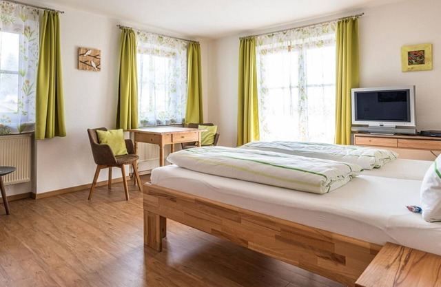 Double room Schlicke with shower, WC - Linde, country house