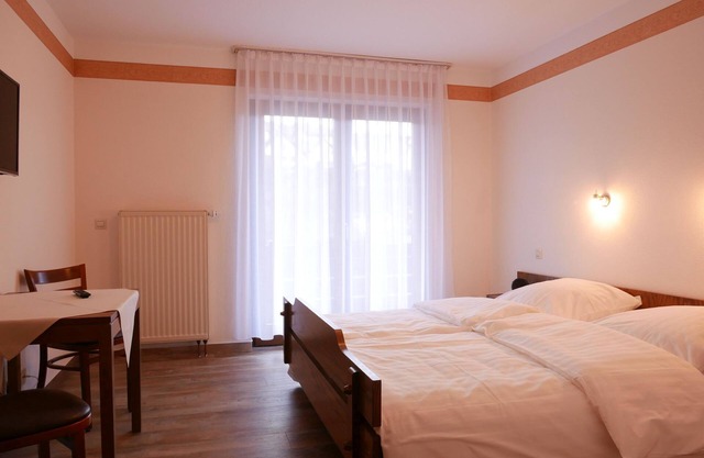 Double room with balcony with shower and WC