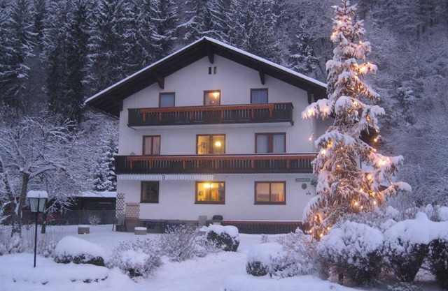 Double room with shower, toilet - Haus Moser