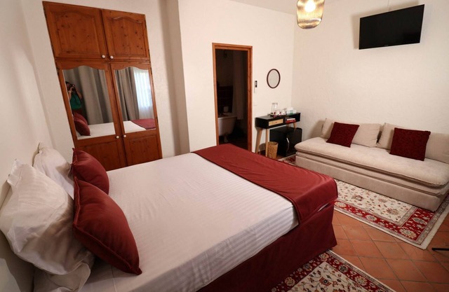 Double room with terrace Garden level ( 10 )