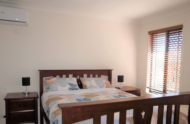 double-storey 4 bedroom house in Sunnybank Hills