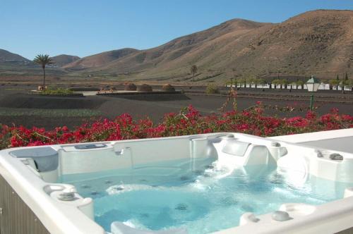 Double with terrace or balcony, WiFi, Breakfast included and Volcano view