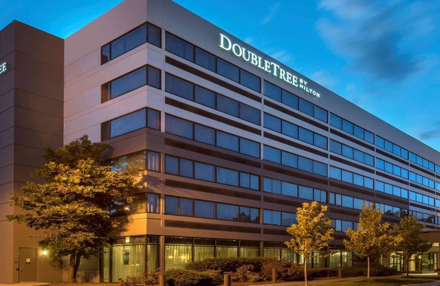 DoubleTree by Hilton Chicago Schaumburg