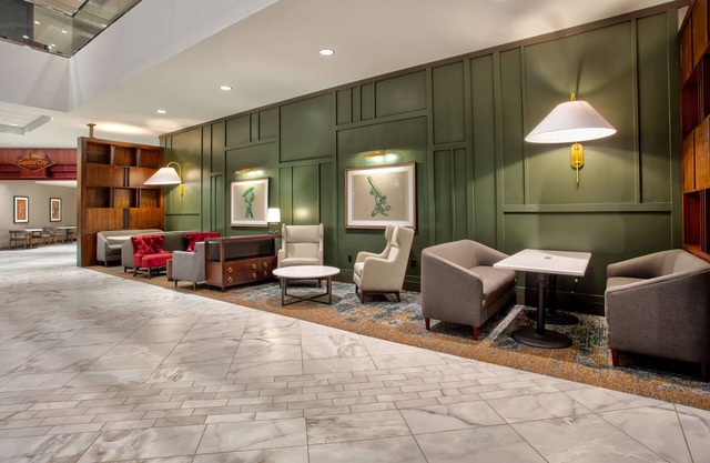 DoubleTree by Hilton Lansing