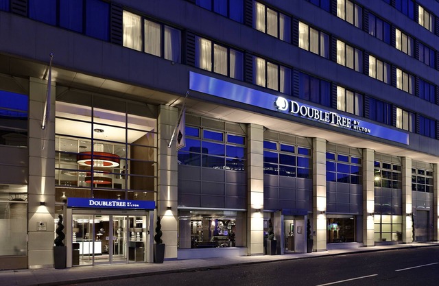 DoubleTree by Hilton London Victoria