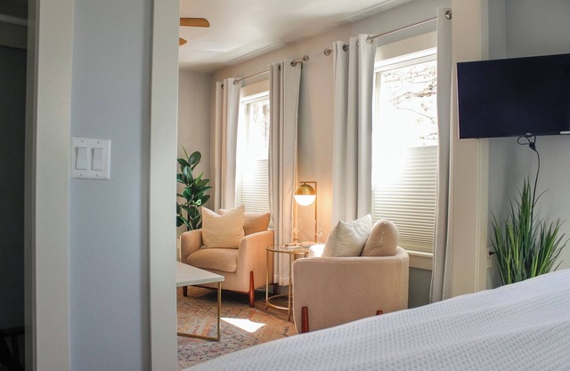 Douglas on Third Corner Suite-Adorable Apartment en 3rd St. El centro de McMinnville