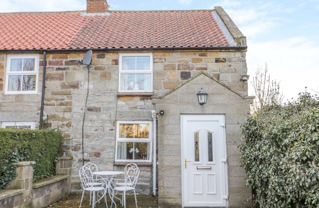 Dove Cottage, juegos