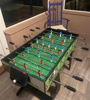 Dovetails, short drive from Alton Towers and Uttoxeter racecourse Games room with Wii and football table