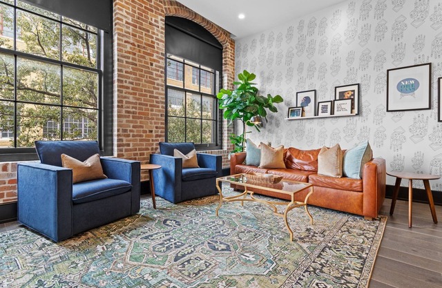 Downtown 2BR + Sleeper Sofa Rooftop Pool Gym Gameroom