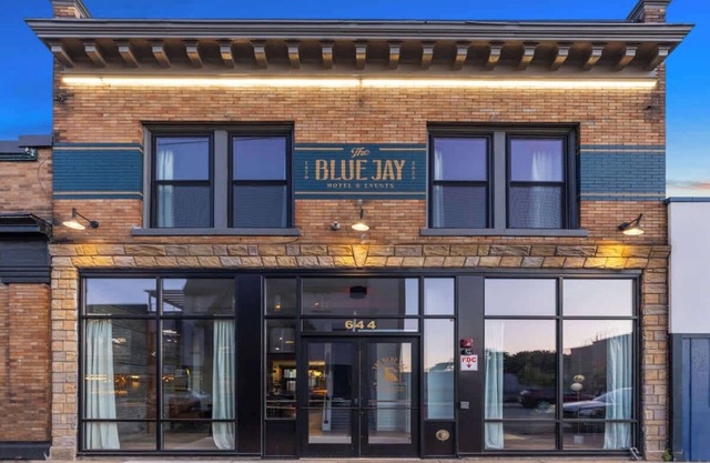 Downtown 5BR with private patio
