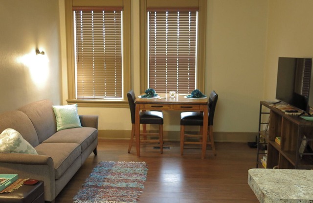 Downtown Apartment #6