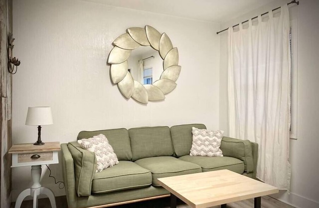 Downtown Arcata Stylish Apt