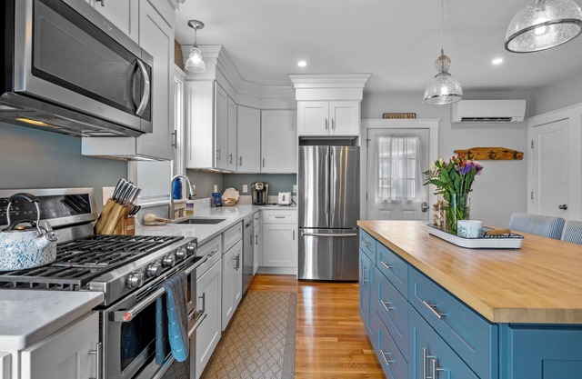Downtown Beverly with Water Views 2BR 1BA Steps 2 beach Walkable to train