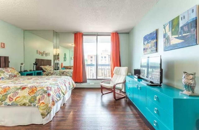 Downtown Calgary! Affordable!