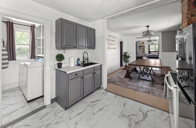 Downtown Central Clean Apartment With Game Console