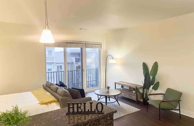 Downtown Comfy Studio w/ Free Parking
