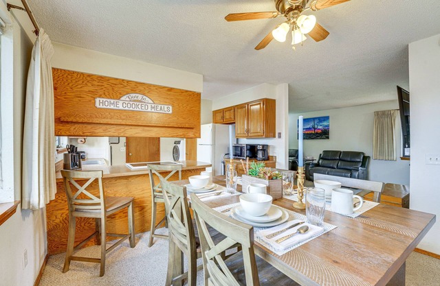 Downtown Delta Condo ~ 34 Mi to Black Canyon!
