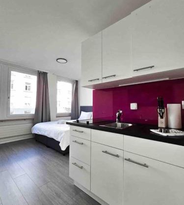 Downtown Deluxe Studio with Queen Bed BE-15