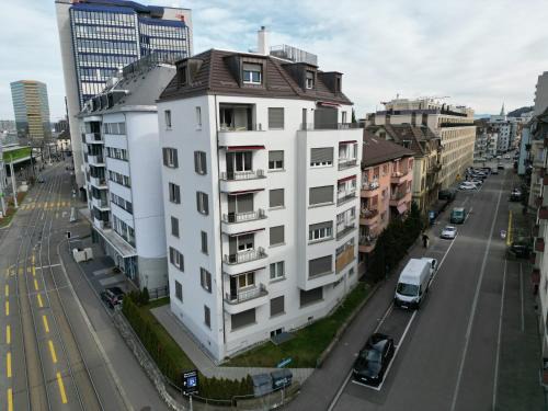 Downtown Dream 3,5BR with Balcony and Style BA32