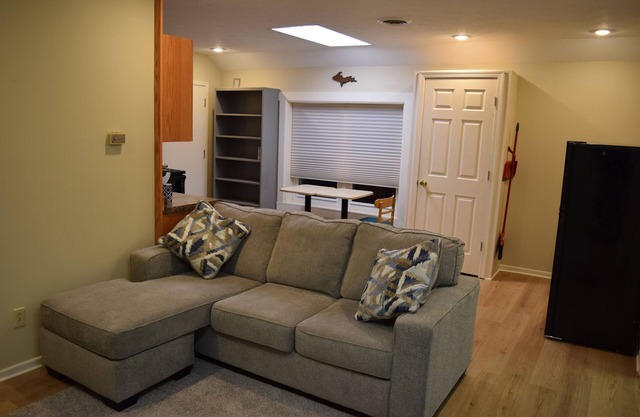 Downtown Escanaba Gem: Spacious Extended Stay Rental Above Commercial Space!