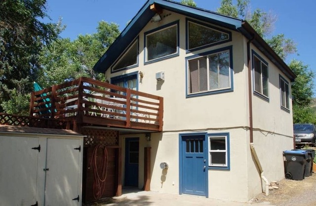 Downtown Golden Walkout, 3 Bedroom Home Just Minutes From Downtown Golden