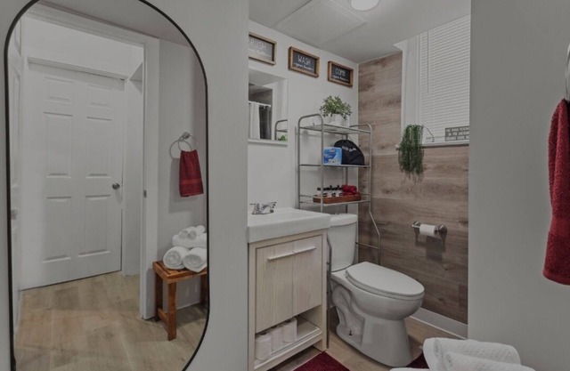 Downtown Hideaway w/ Cozy & Modern Comfort