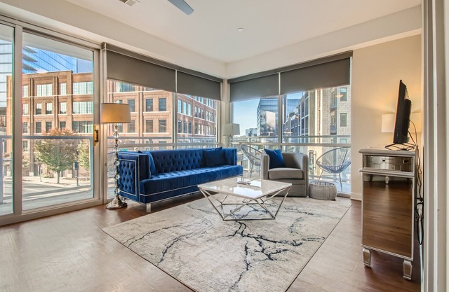Downtown in the Gulch - 2bed/2bath - Stay like you live here!