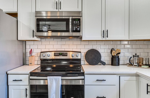 Downtown Indianapolis Home ~ 3 Mi to Canal Walk!