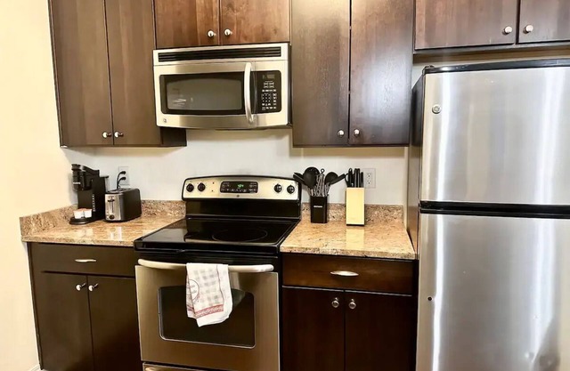 Downtown Indy Gem: 1BR w/ Free Parking
