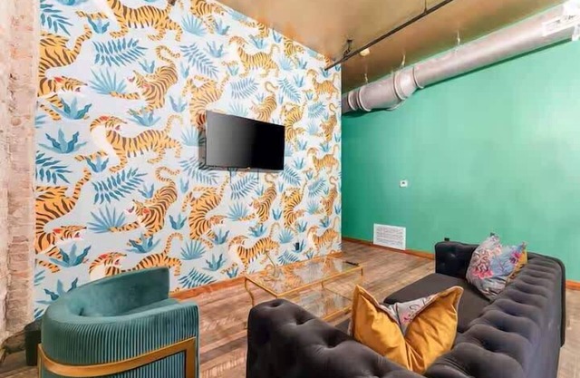 Downtown Loft! Walk to Everything