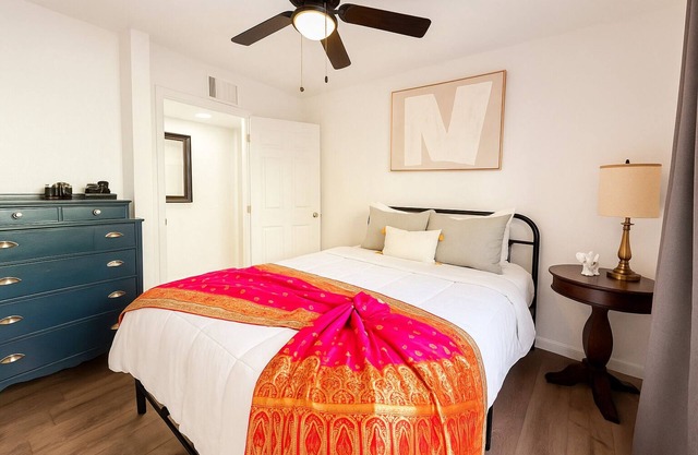 Downtown Loft, Wi-Fi, Pet Friendly, Walk to Cafes, Remote Work Ready, Laundry