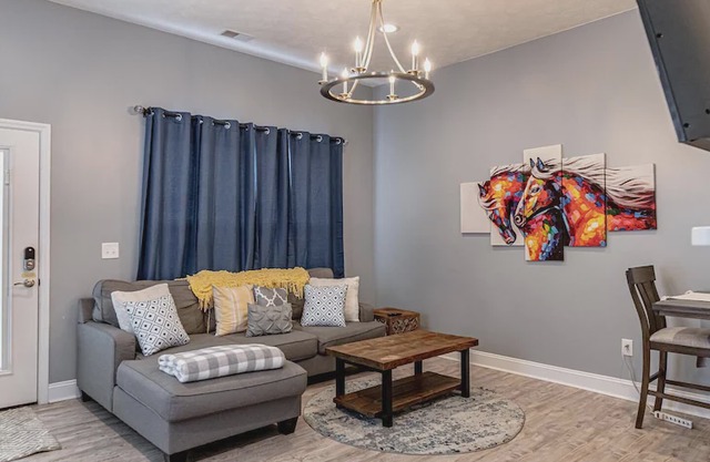 Downtown Louisville home- close to everything