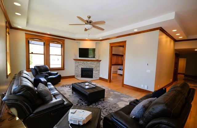 Downtown Northport walking to everything including beach! Handicap accessible