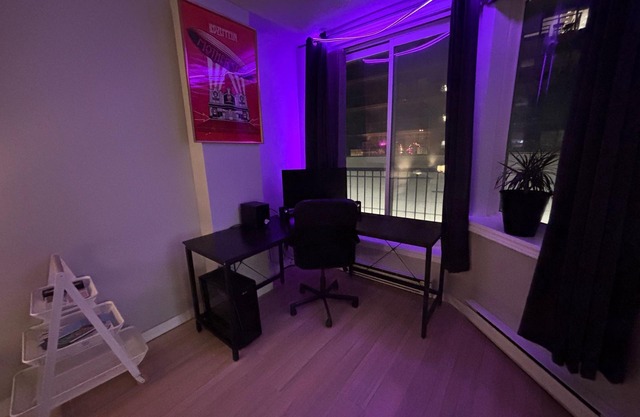 Downtown Retreat – Studio + included parking