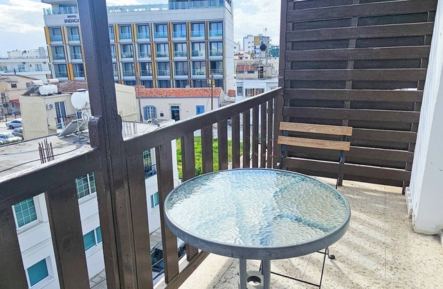 Downtown Rooms, 200m from Marina Beach