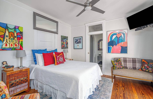 Downtown Studio Apt | Prime Location w/ Balcony