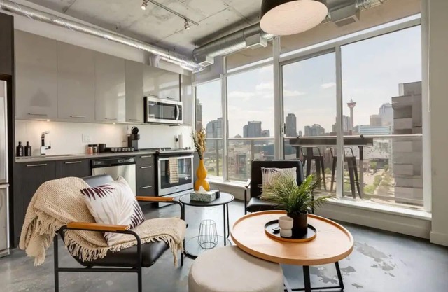 Downtown Studio Loft – Steps from Stampede Park
