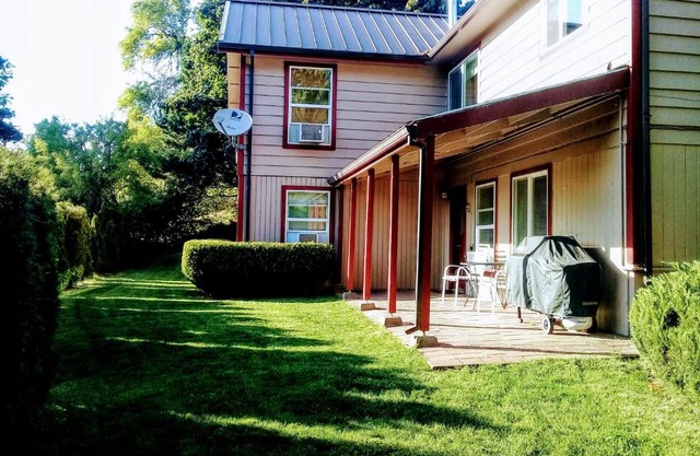 Downtown White Salmon Garden Home