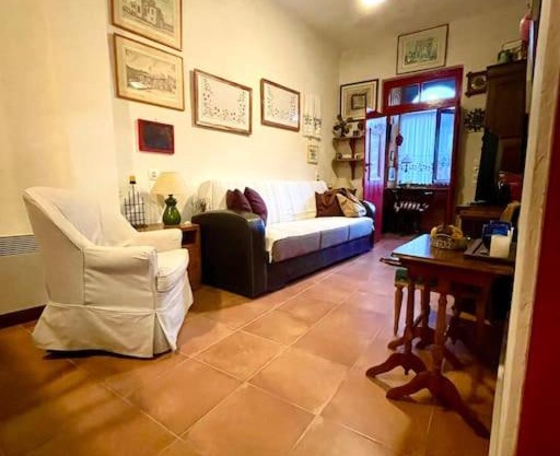 "Doxa" Guesthouse with traditional character