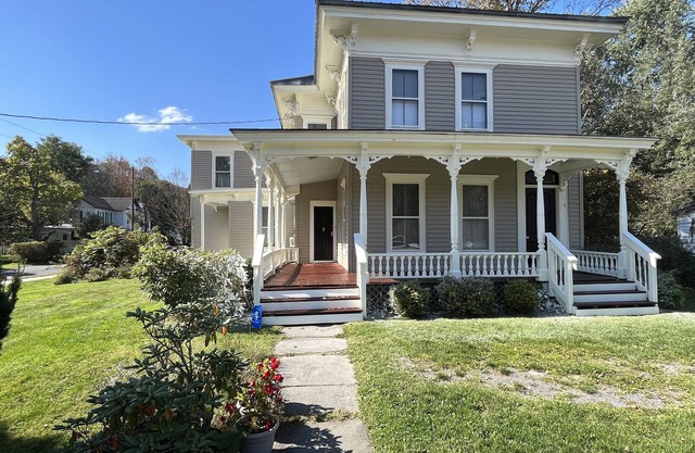 Doyle House - Under 5 minutes to Dreams Park, Charming, spacious