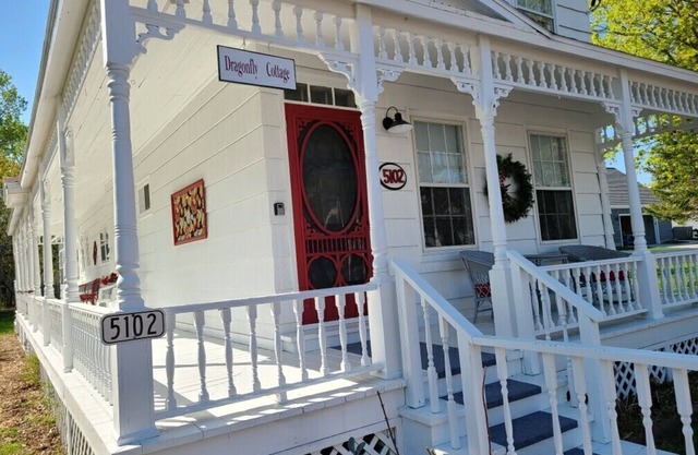Dragonfly Cottage:All-Sport Adventures Start Here – Boating, Swimming & More!