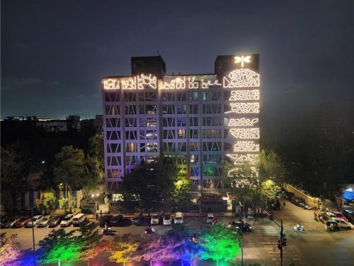 Dragonfly Hotel - The Art Hotel