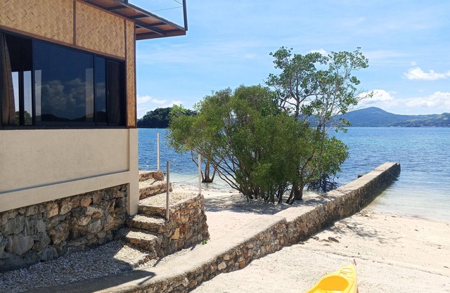 Dream Beach House at Sand Island Ecolodge