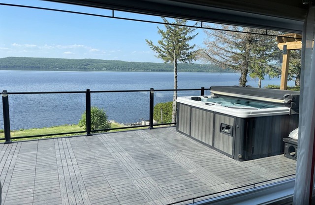 Dream Home Ottawa River Get Away