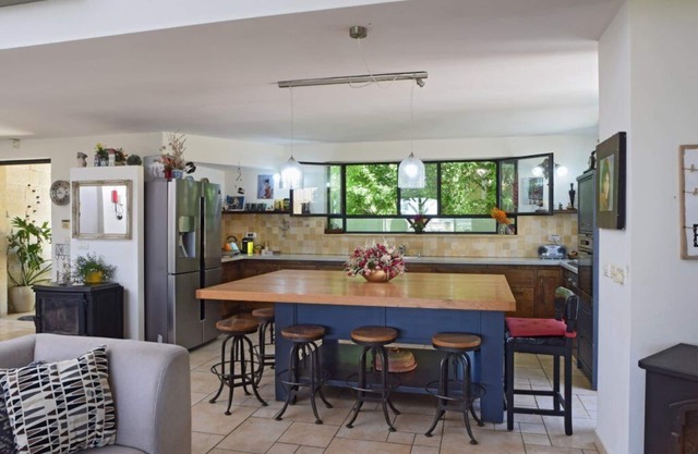 Dream House in Shoresh - A Villa with a view