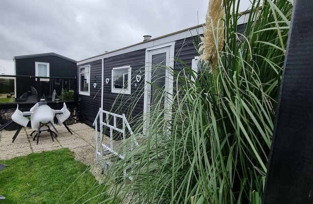 Dream location sea view Wadden Sea 50m, Beach 300m Mobile Home Chalet TinyHouse